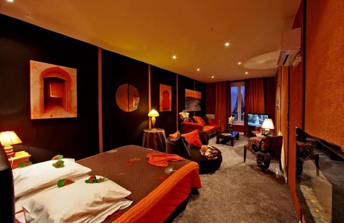 Saint-Saud-Lacoussiere Hotel | Hostellerie Saint Jacques