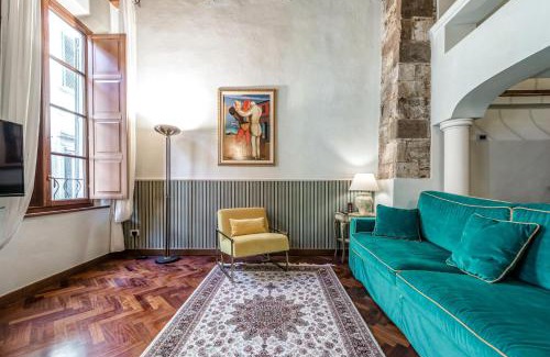 Pisa City Centre Apartment | Hostly-Suite Magnifica Al Borgo-Central Elegance