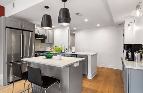 Pittsburgh Apartment | ★HostWise Stays★ Exposed Beams, Modern Vintage War Streets Charmer!