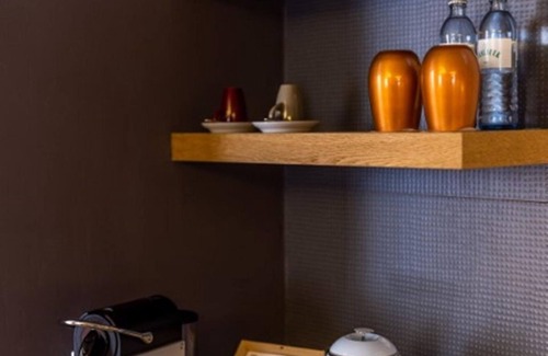 Altstadt House | HOT DEAL Premium Double Room Single Use - Small Luxury Hotel Goldgasse