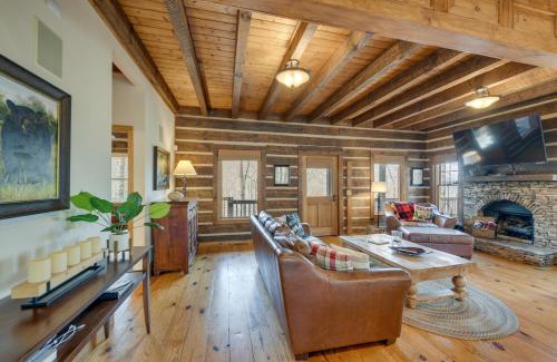 Franklin House | Hot Tub and Fire Pit Secluded Gem in Franklin