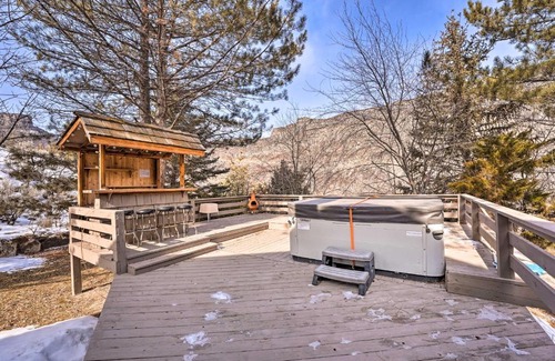 Twin Falls House | Hot Tub and Snake River Views at Twin Falls Home