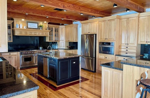 Mountain Green House | Hot tub, BBQ - Closest lodging to Snowbasin!