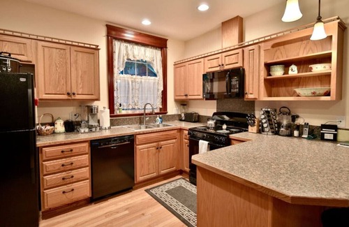 Beaver Cabin | Hot Tub, BBQ, Sol Duc River Views & Pet Friendly