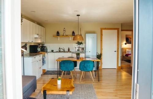 Ucluelet House | Hot Tub/Cold Dip, Bonfire, EV Charger - 2 BR Suite