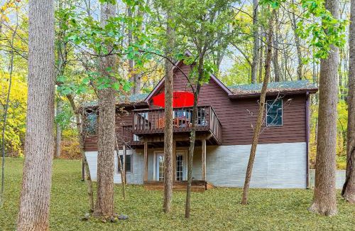 Kabletown House | Hot Tub, Deck&Grill, Game Room, WiFi at Cute Cabin