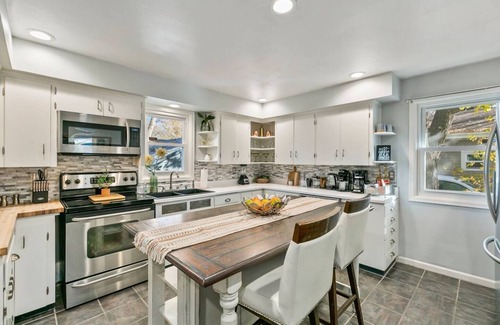 Loveland House | Hot tub, fire pit, short walk to downtown Loveland