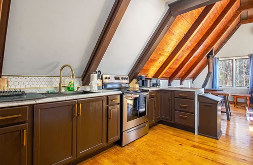 Elkton House | Hot tub, Firepit, Forest Views!