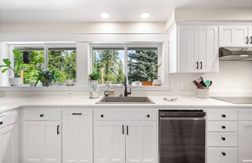 Hayden House | Hot Tub, Game & Arcade Room, Playground