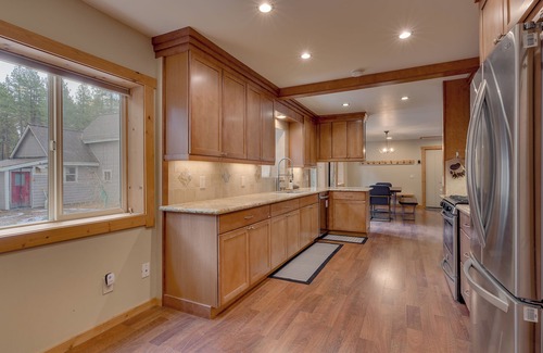 Lake Forest House | Hot tub, game loft, family friendly lots of kids toys!