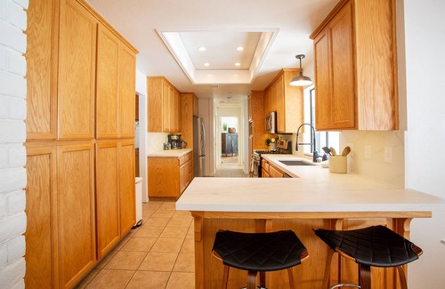 Los Alamos House | Hot tub, heated pool, walk to town