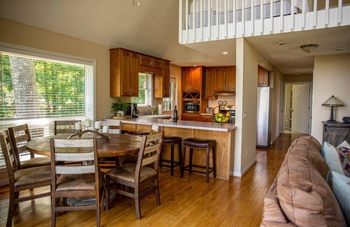 Menlo House | Hot Tub I Pool I Views