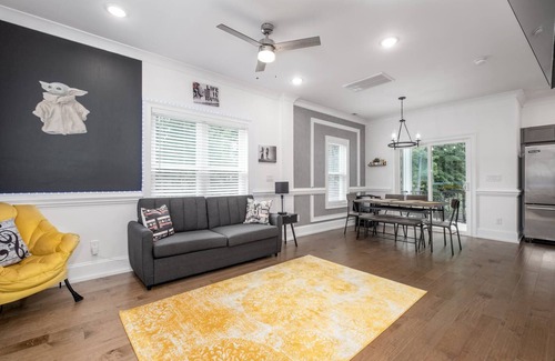 Derita - Statesville House | ★HOT TUB in UPTOWN w/KING BED ♥ KARAOKE & GAMES★