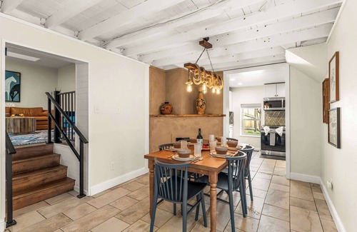 Cascade House | Hot Tub - King Suite - Mountains - Private Yard