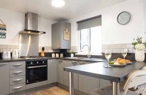 Helford Passage House | Hot Tub Lodge 1 by Interhome