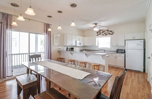 Tybee Island House | Hot tub + lots of space! Discounted Summer Rates!