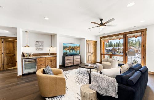 Truckee House | Hot Tub Mountain Views 10 mins to Northstar