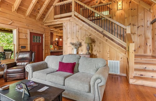 Rogers Cabin | Hot Tub | Pet Friendly | WiFi - Cliffview Resort - Luxury Cabin in Red River Gorge, Kentucky!