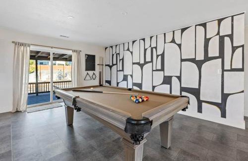 Williams House | Hot Tub Pool Table Bocce Court Mountain Views
