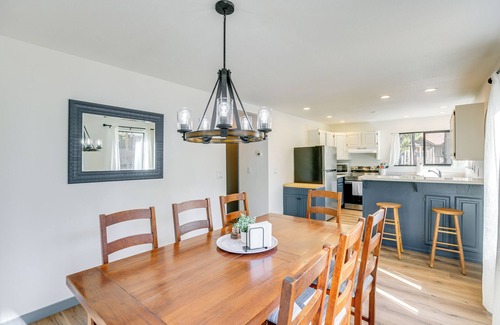 Deer Park House | Hot Tub & SHARC Passes: Renovated Sunriver Retreat