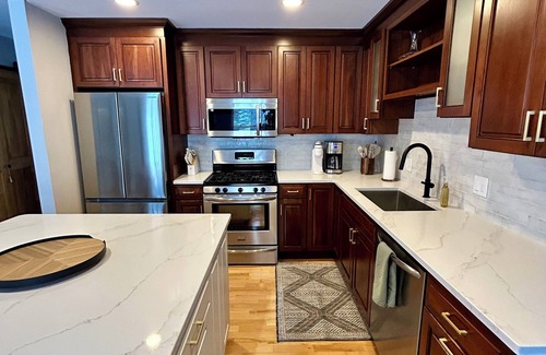 Cedar House | HOT TUB, Sleeping Bear Dunes, M-22, Leelanau Wine Trail, Lake Michigan, TC