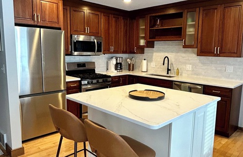 Cedar House | HOT TUB, Sleeping Bear Dunes, M-22, Leelanau Wine Trail, Lake Michigan, TC