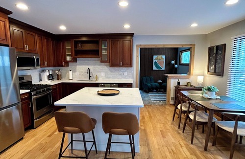 Cedar House | HOT TUB, Sleeping Bear Dunes, M-22, Leelanau Wine Trail, Lake Michigan, TC