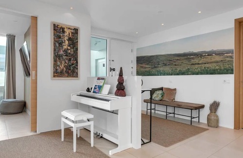 Garðabær House | Hot Tub Villa in the Suburbs