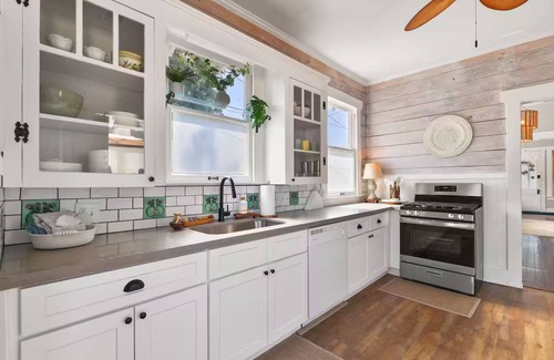 Galveston House | HOT TUB - Walk 2Beach FIRE PIT! - Tortuga Tides