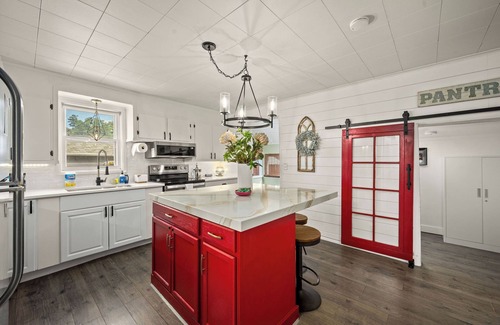 Coeur d'Alene House | Hot Tub + Walkable CDA Stay, Pet Friendly