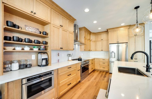 Kittitas County House | Hot Tub & Water Views: Vantage Family Retreat