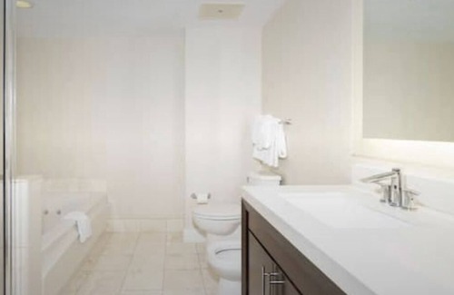Sunny Isles Beach Hotel | ★ Hotel 1 Bedroom Suite with ocean view ! Lic :STR-01360