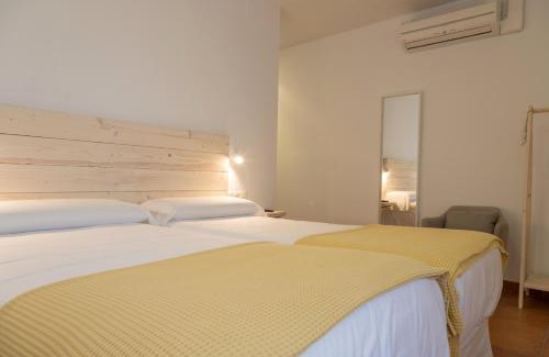 Besalu Hotel | Hotel 3 Arcs