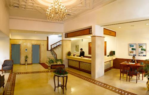 Shenoys Hotel | Hotel Abad Plaza