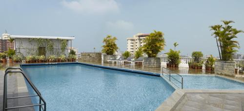 Shenoys Hotel | Hotel Abad Plaza