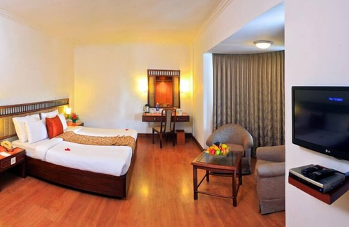 Shenoys Hotel | Hotel Abad Plaza