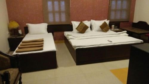 Mathura Hotel | Hotel Abhinandan