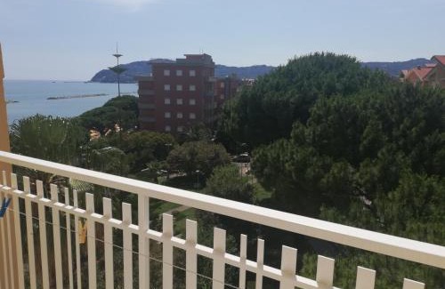 San Bartolomeo al Mare Hotel | Hotel Adrimer