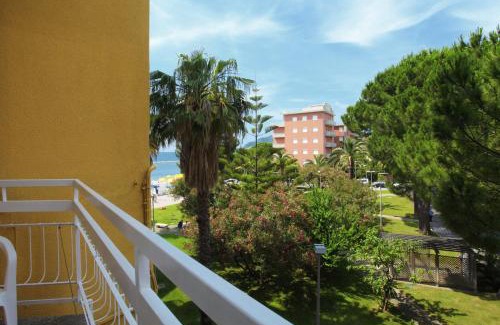 San Bartolomeo al Mare Hotel | Hotel Adrimer