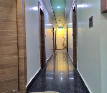 Mathura Hotel | Hotel AG Parkland Near Krishna Janambhoomi