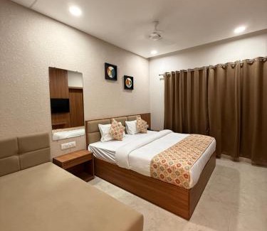 Ujjain Hotel | Hotel Akaay
