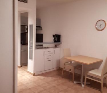 Mouans-Sartoux Apartment | Hotel Albatros