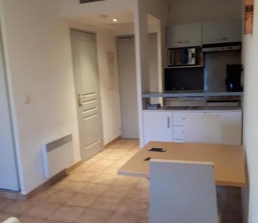 Mouans-Sartoux Apartment | Hotel Albatros