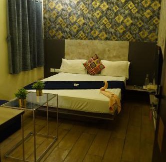 Yercaud Hotel | Hotel AlpineglO Yercaud