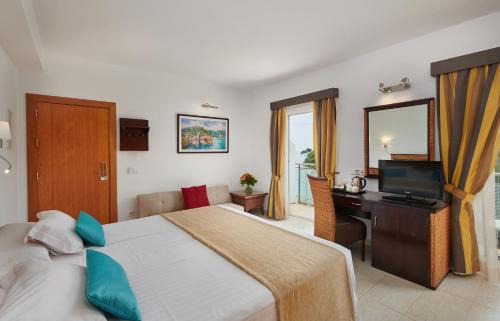 Cala Santany Hotel | Hotel Apartamentos Cala Santanyi