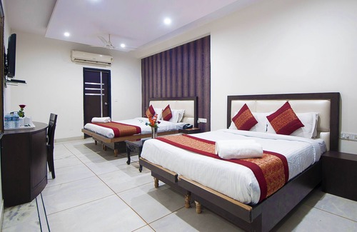 Karol Bagh Hotel | Hotel Apra International