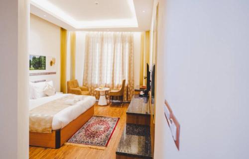 Srinagar Hotel | Hotel Arison