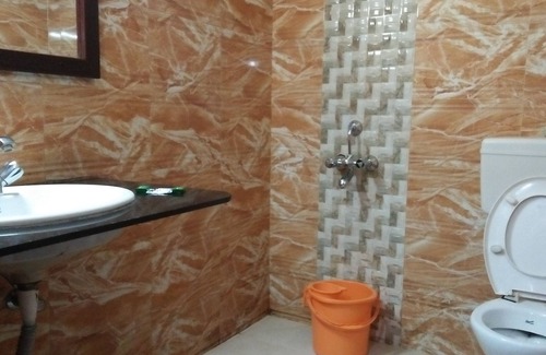 Bhubaneshwar Hotel | Hotel Arya Palace