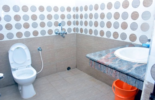 Bhubaneshwar Hotel | Hotel Arya Palace