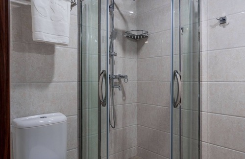 Vake-Saburtalo Hotel | Hotel Aura in Digomi